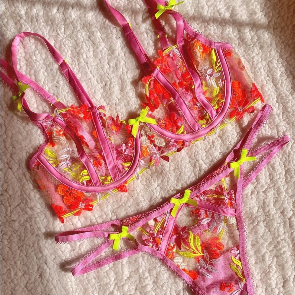 3 PIECE FOR LOVE & LEMONS Summer Tide Bra + Garter + Thong set - Picture 10 of 15